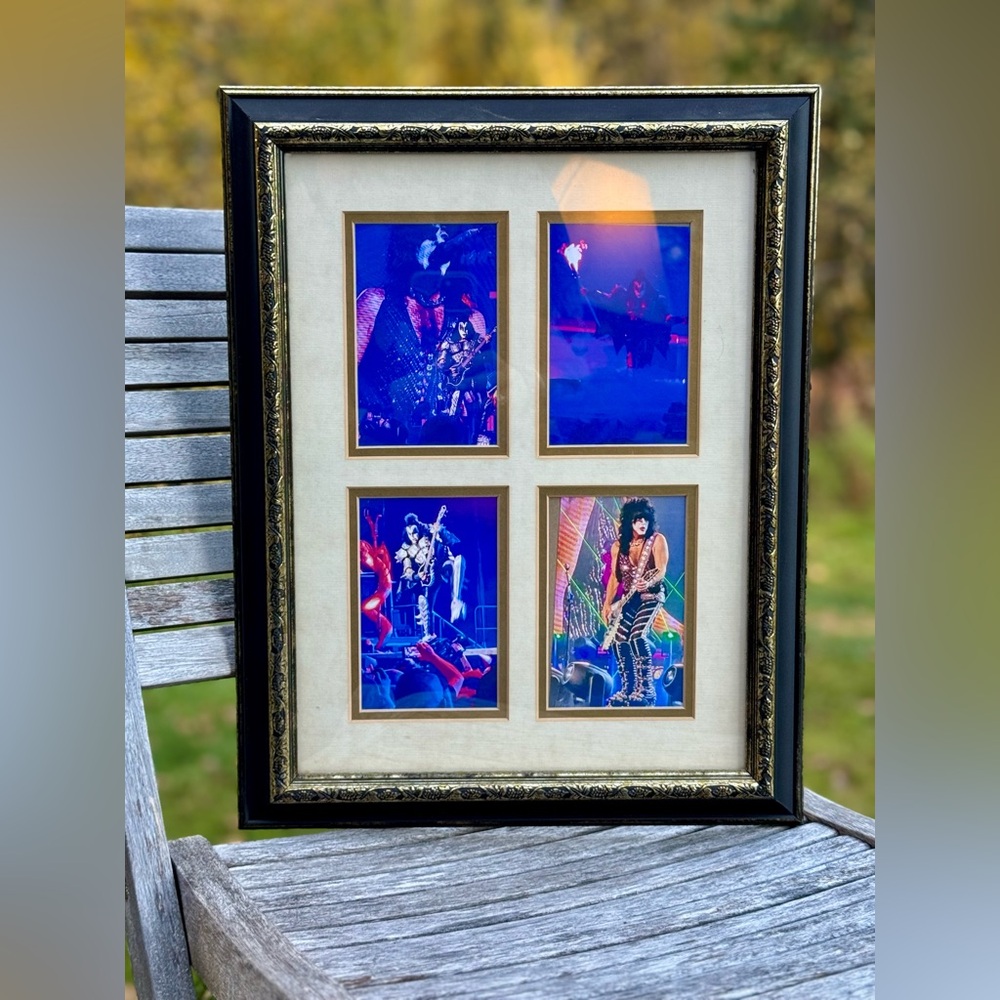 Kiss Photography with Vibrant Blue and Black Hues
